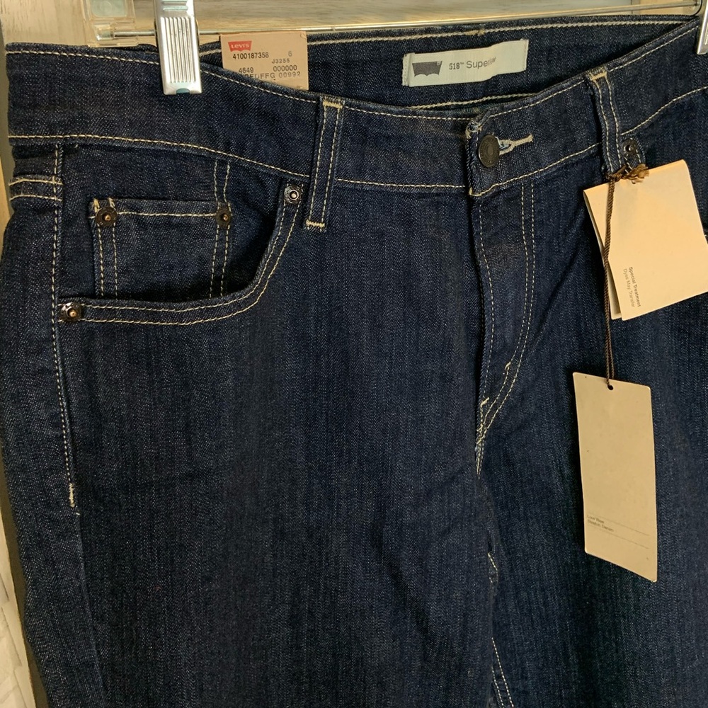 Levi’s Women’s 518 Superlow Dark Wash Low Rise Bootcut Denim Jeans NWT 31 - Picture 8 of 15